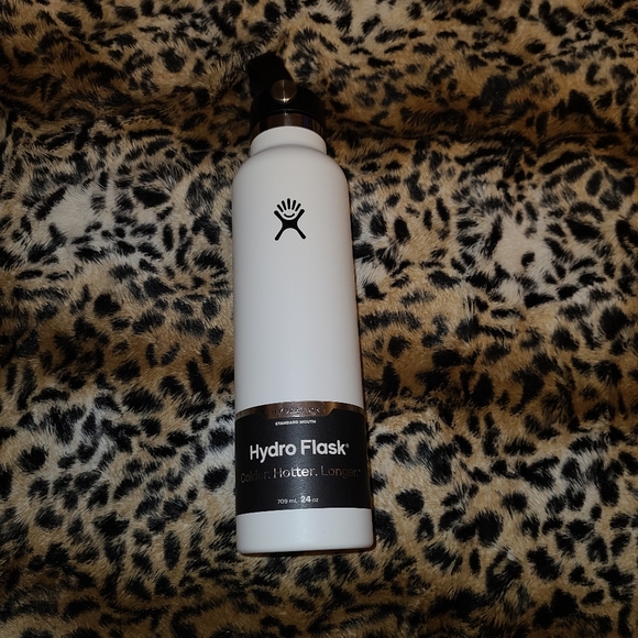 Hydro Flask - Picture 3 of 17